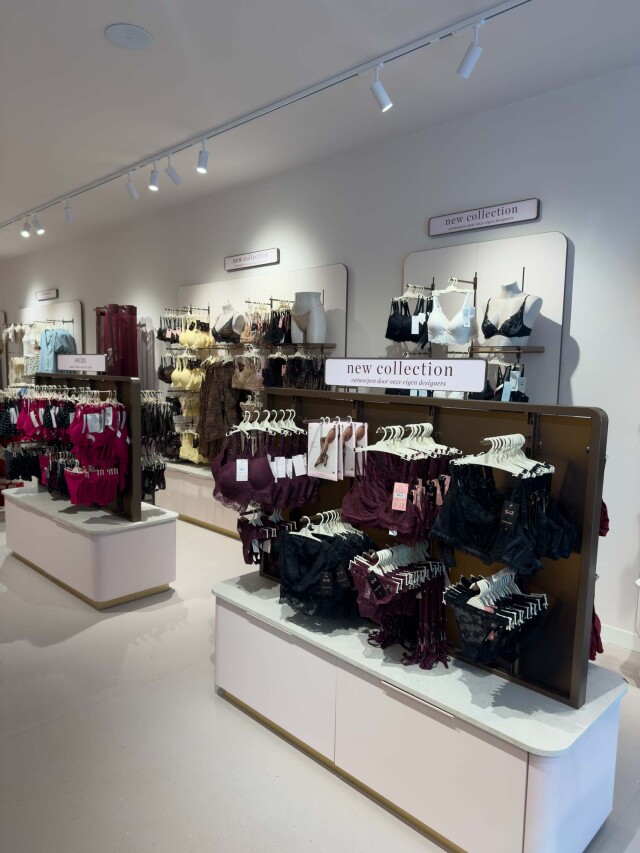 Hünkemoller ondergoed display met sfeerverlichting